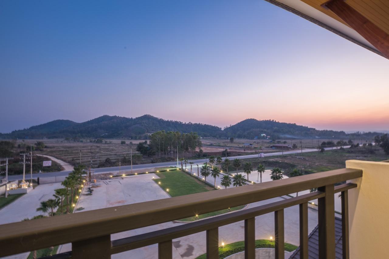 Sann View Hotel Thoeng Extérieur photo